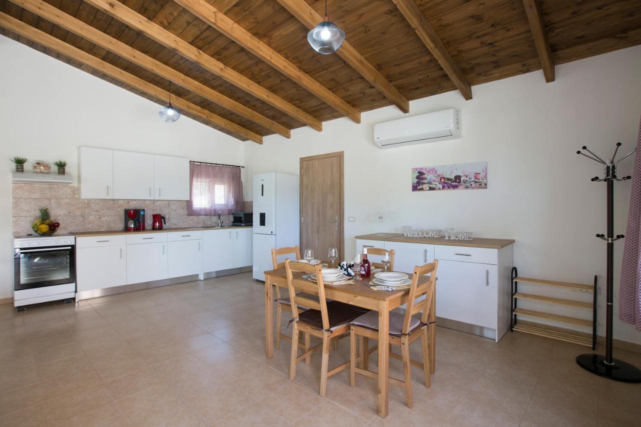 Serenity Studio Beach Home 阿凡投 外观 照片