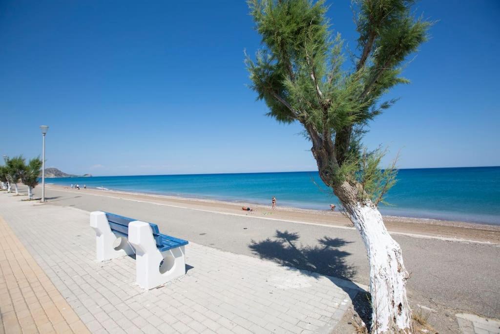 Serenity Studio Beach Home 阿凡投 外观 照片